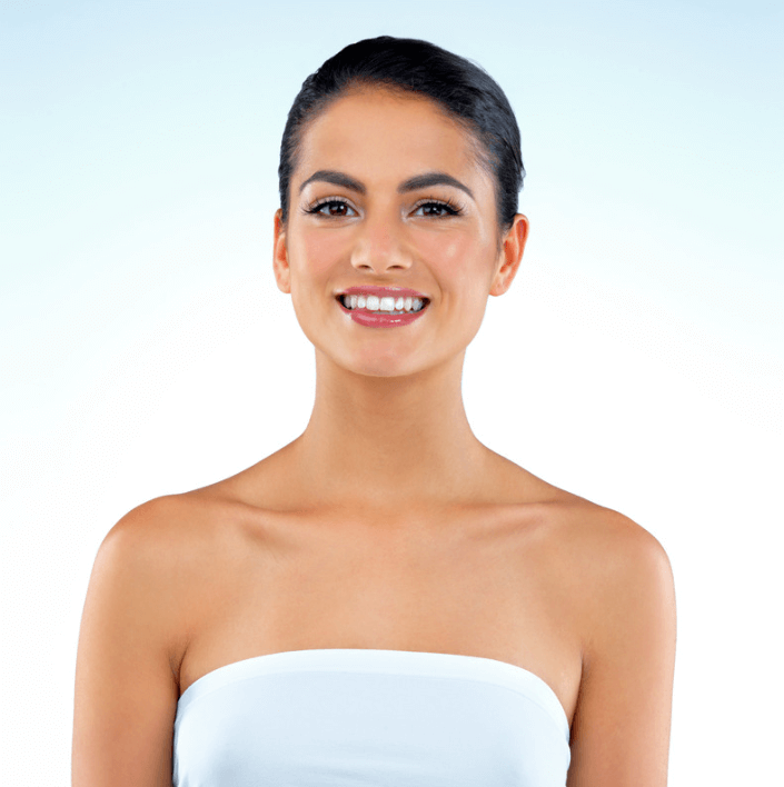 Luxe Eye Lifting Foundation (With Brush) model showcasing a radiant and smooth complexion.
