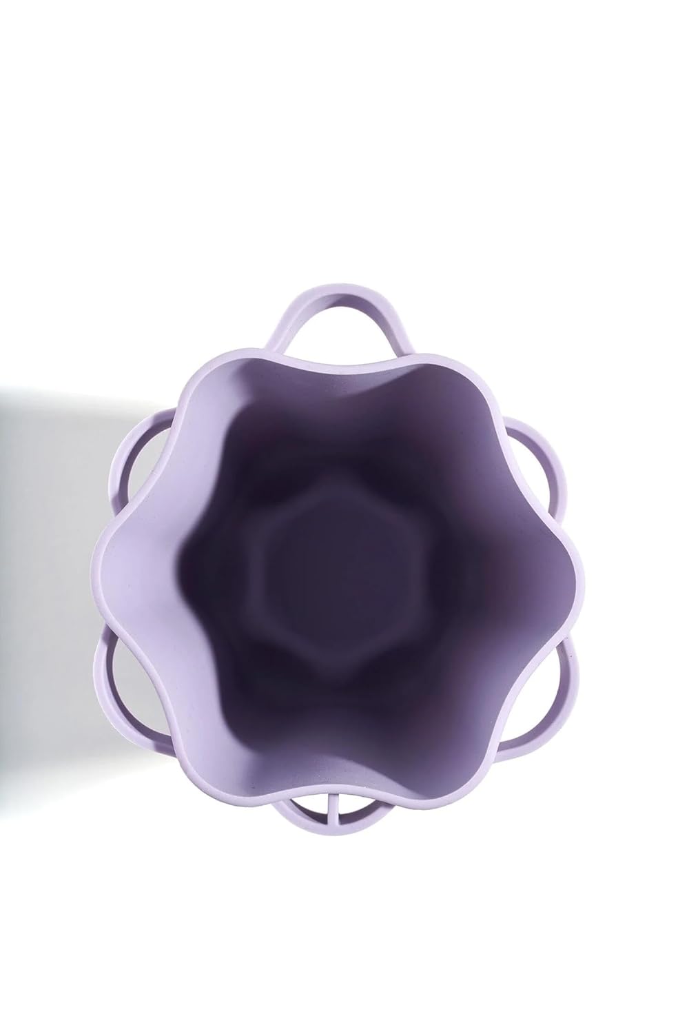Zentheca Silicone Brush Care Cup in soft silicone, designed for drying and organizing makeup brushes.